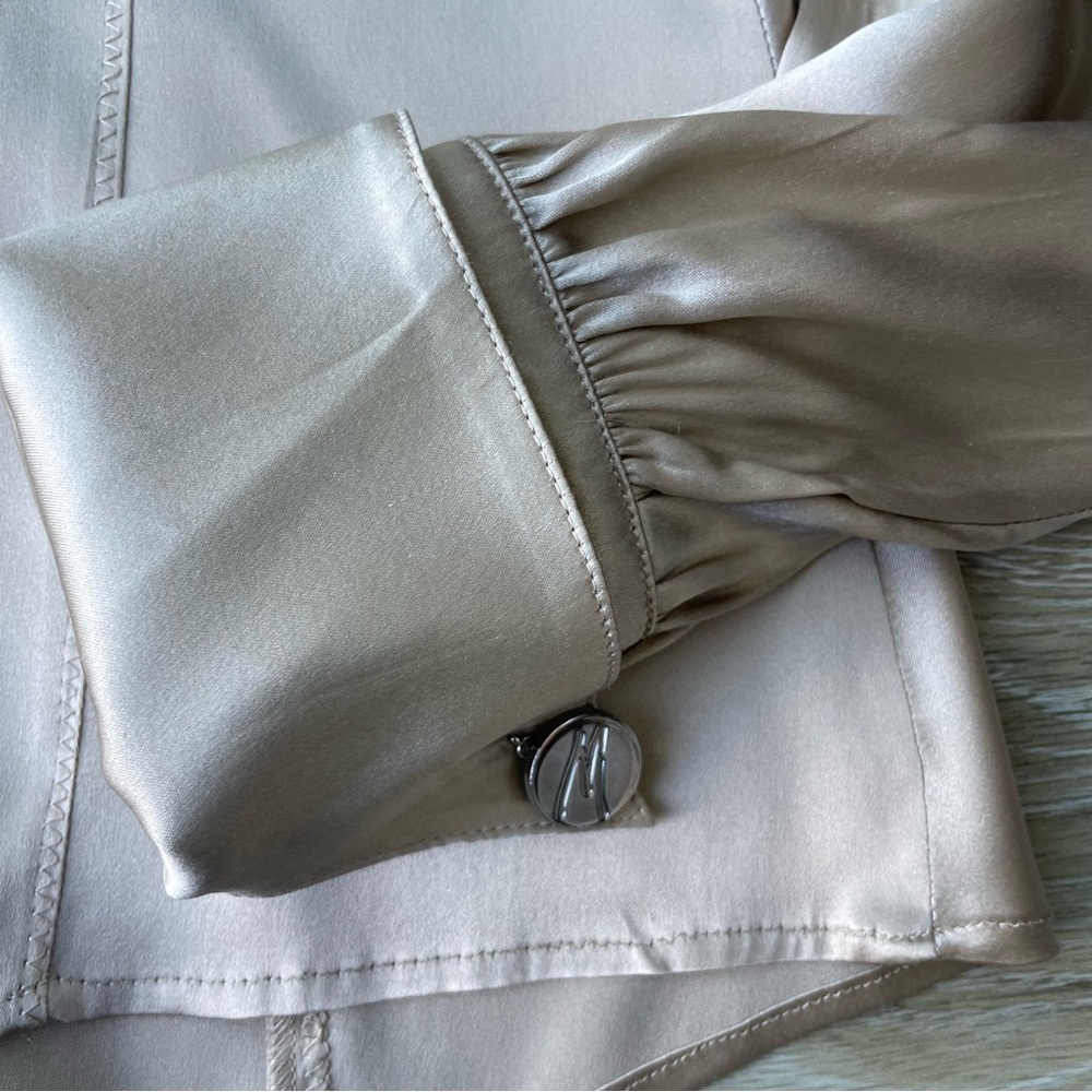 Marciano Silk French Cuff Blouse Size XS Champagne Silver Cuff Links - Picture 9 of 9